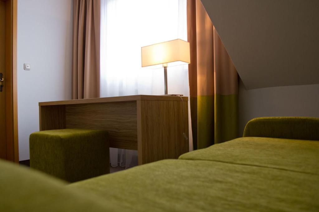 Altes Kurhaus Landhotel Trabelsdorf Room photo