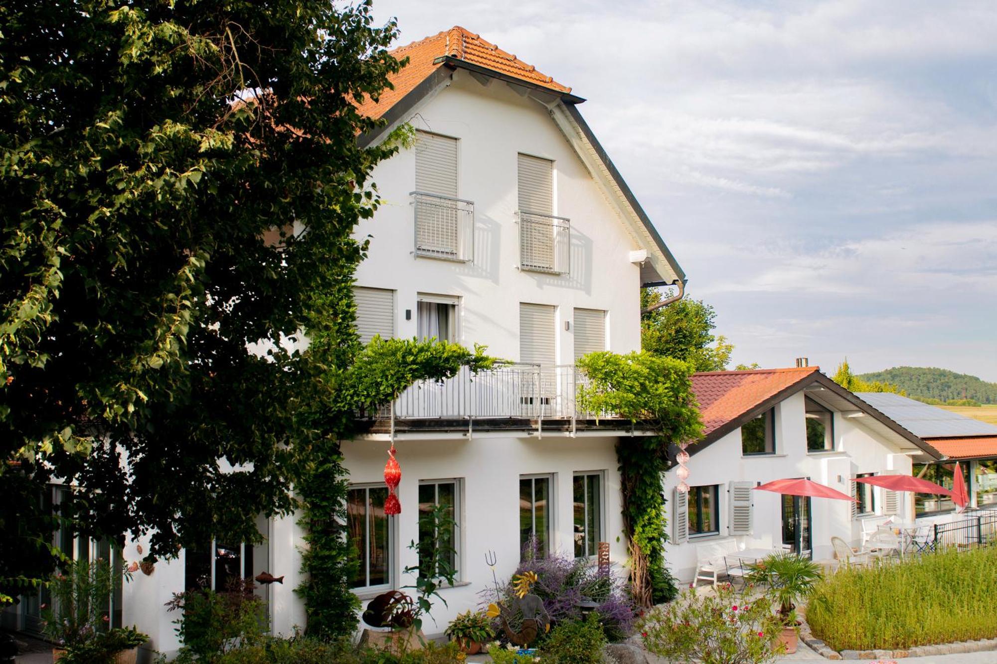 Altes Kurhaus Landhotel Trabelsdorf Exterior photo